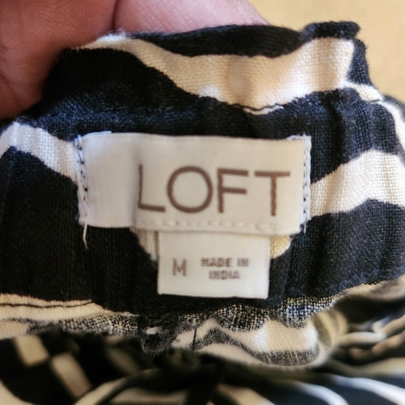 ANN TAYLOR LOFT PULL ON LINEN BLEND SHORTS WITH POCKETS SIZE M - Picture 3 of 4